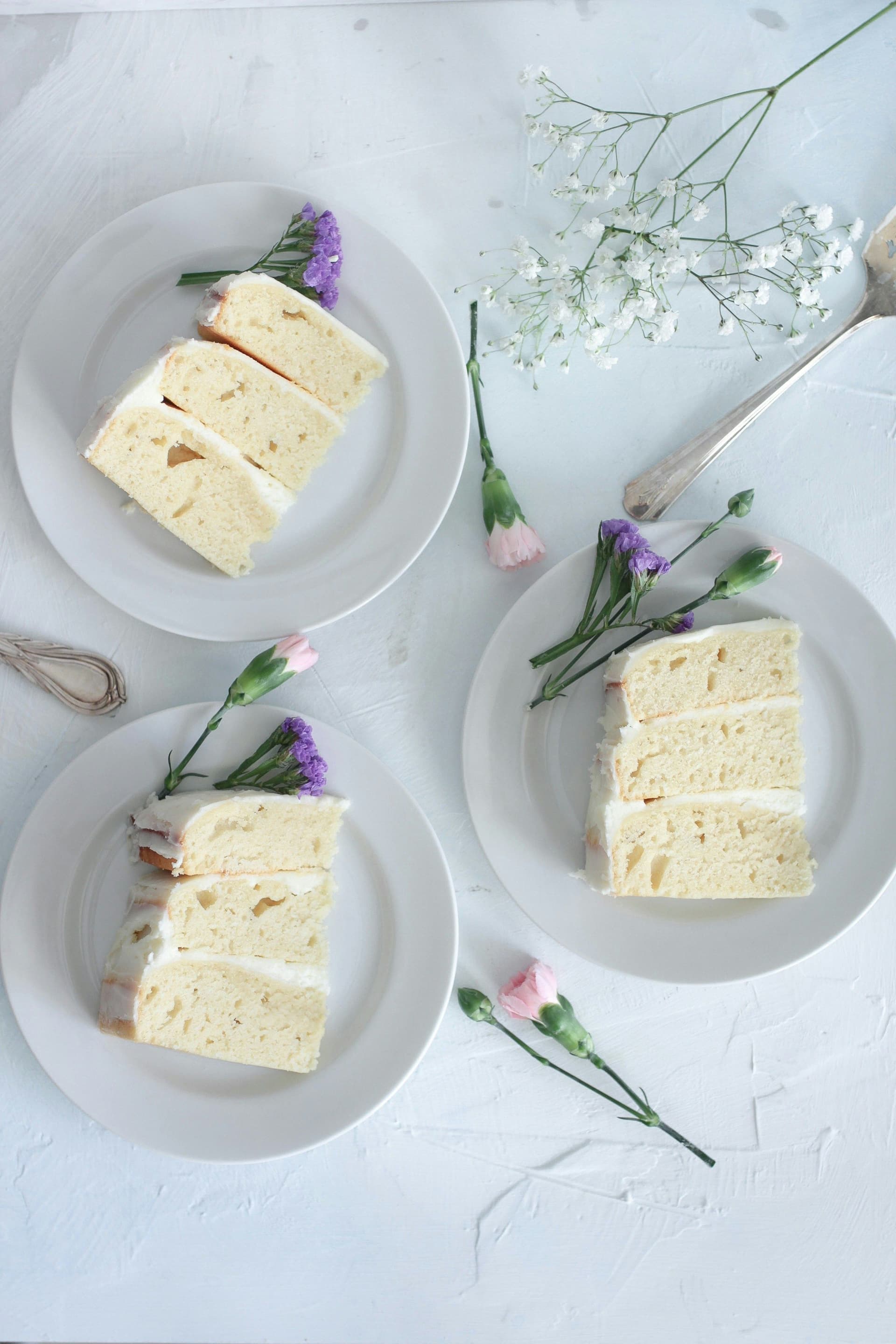 10 Tips for a Fluffy and Moist Vanilla Cake