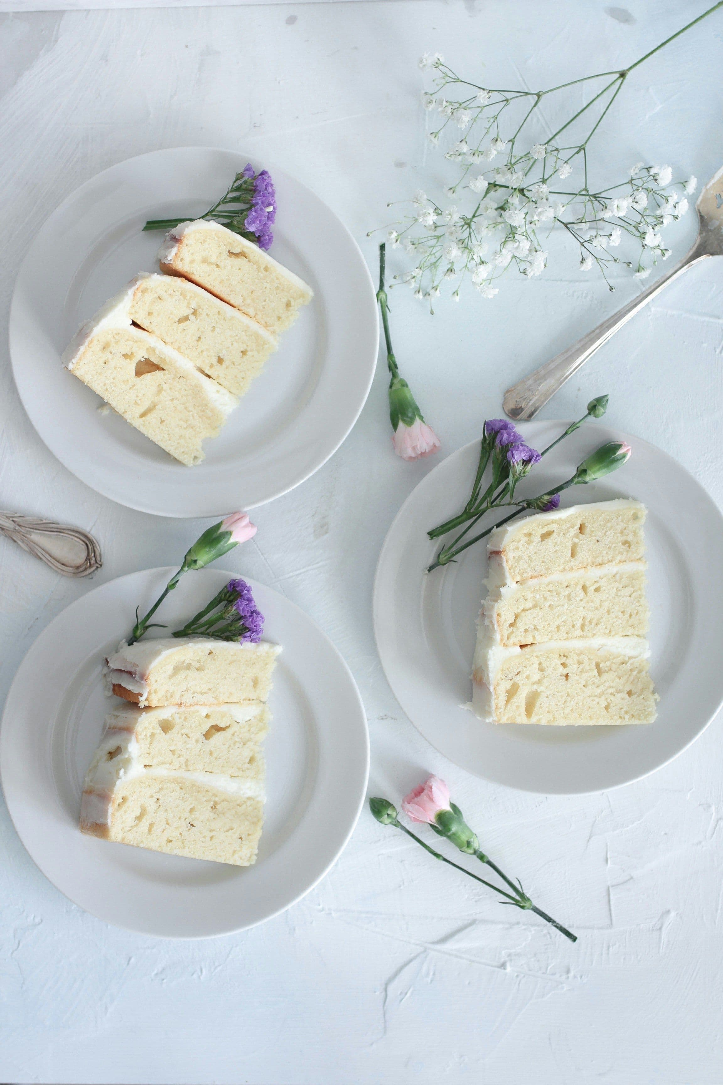10 Tips for a Fluffy and Moist Vanilla Cake